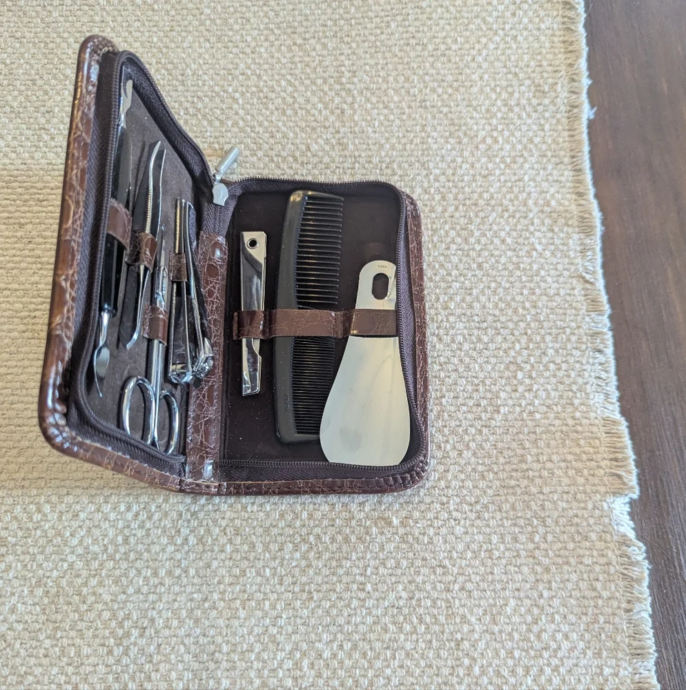 Travel Nail Care Kit, Faux‎ Leather Brown Case